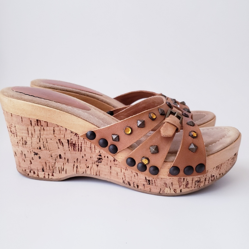 Vintage Isabella Fiore Tan Studded Leather Wedge Sandals